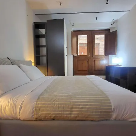 Davanti Al Porto Romano Apartment *